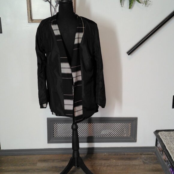 H&M Black Gray Plaid Blazer Jacket Women’s Size 8 - Picture 5 of 6